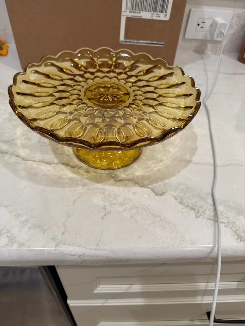 Vintage Anchor Hocking Fairfield pedestal cake stand